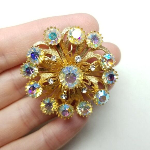 Vintage AB Rhinestone Flower Round Brooch, Gold Tone Setting, Retro Sparkle Pin - Picture 6 of 6